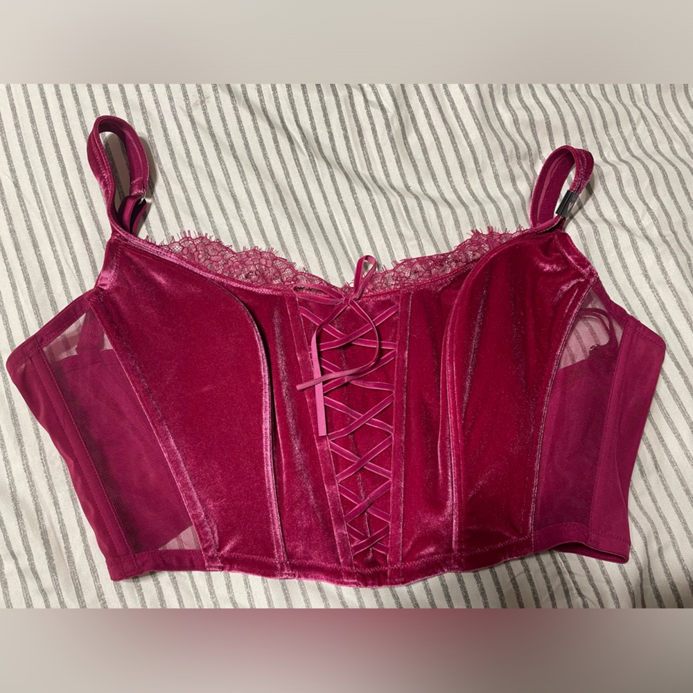 NWT Victoria’s Secret Lingerie Size M/DD